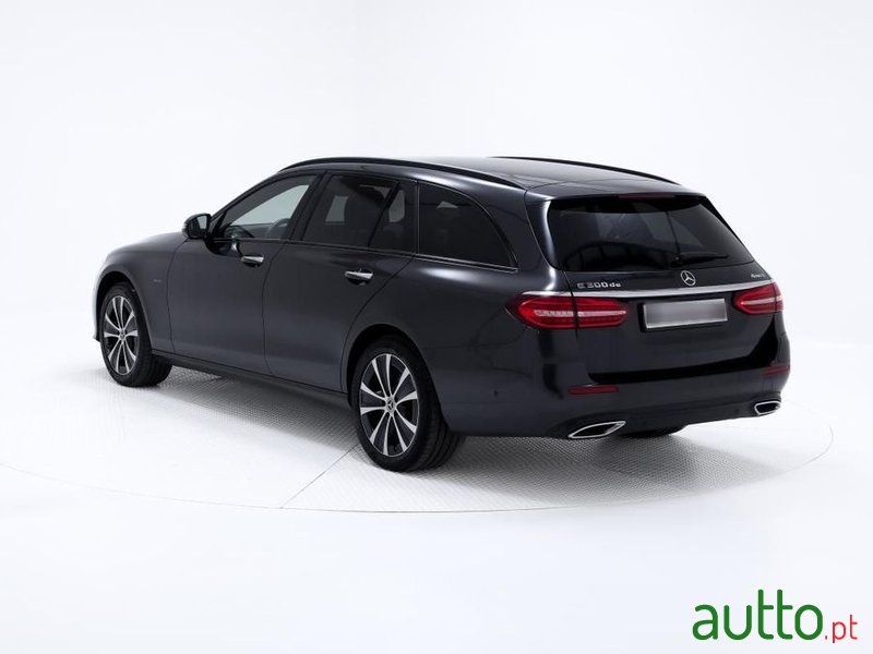 2021' Mercedes-Benz Classe E photo #4