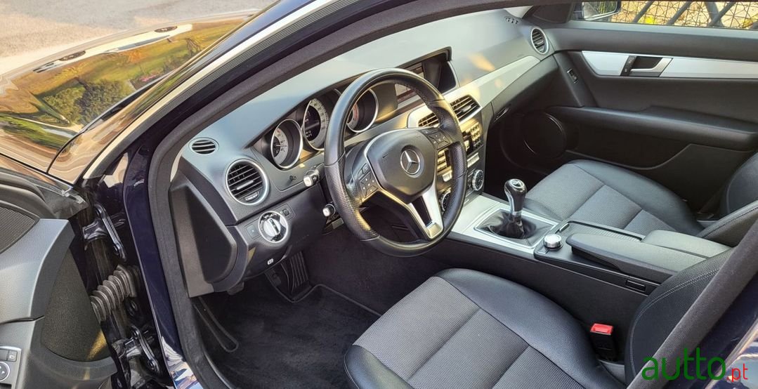 2013' Mercedes-Benz C-220 photo #6