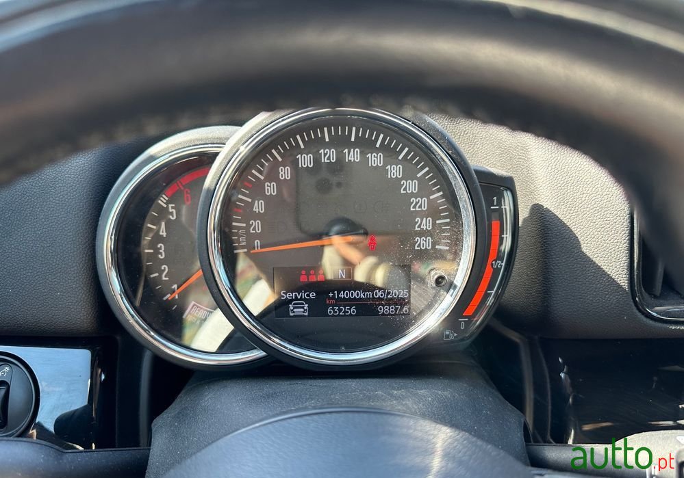 2018' MINI Countryman One D photo #4