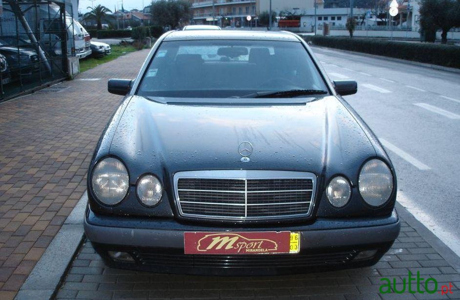 1996' Mercedes-Benz E-220 D Classic photo #1