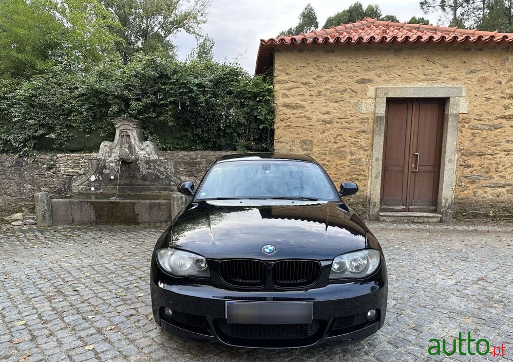 2011' BMW 120 photo #2