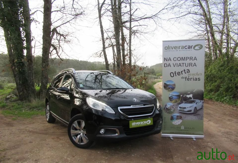 2013' Peugeot 2008 photo #2