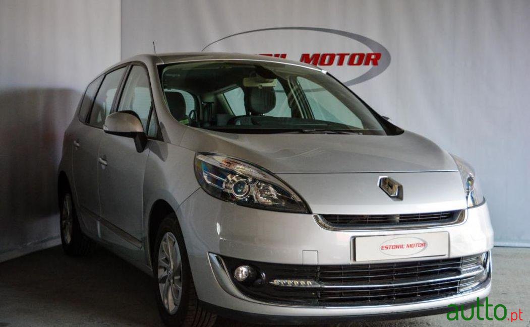 2012' Renault Grand Scenic photo #1