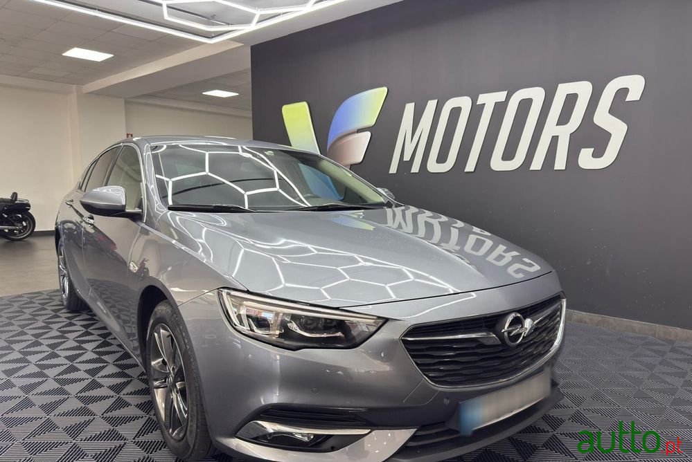2018' Opel Insignia Grand Sport photo #1