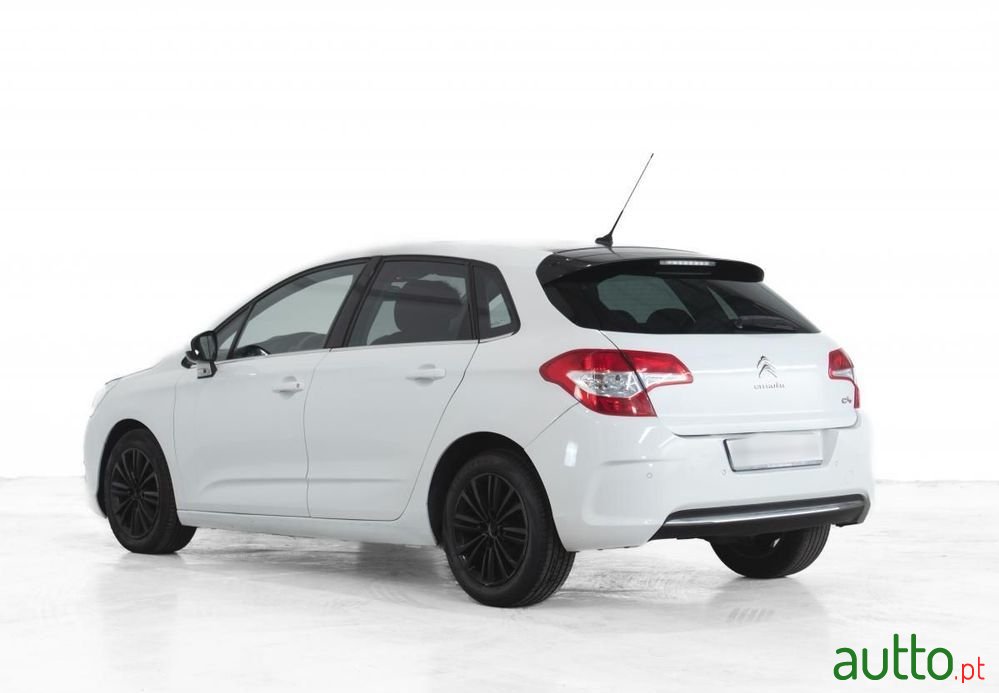 2011' Citroen C4 photo #4