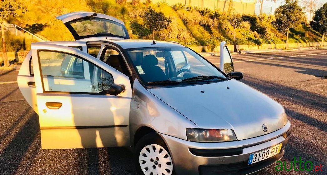 2001' Fiat Punto photo #1