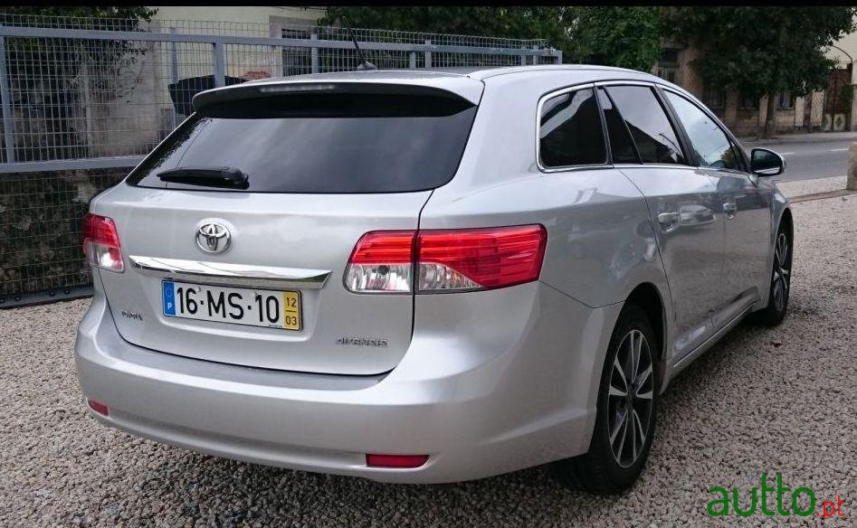 2012' Toyota Avensis photo #1