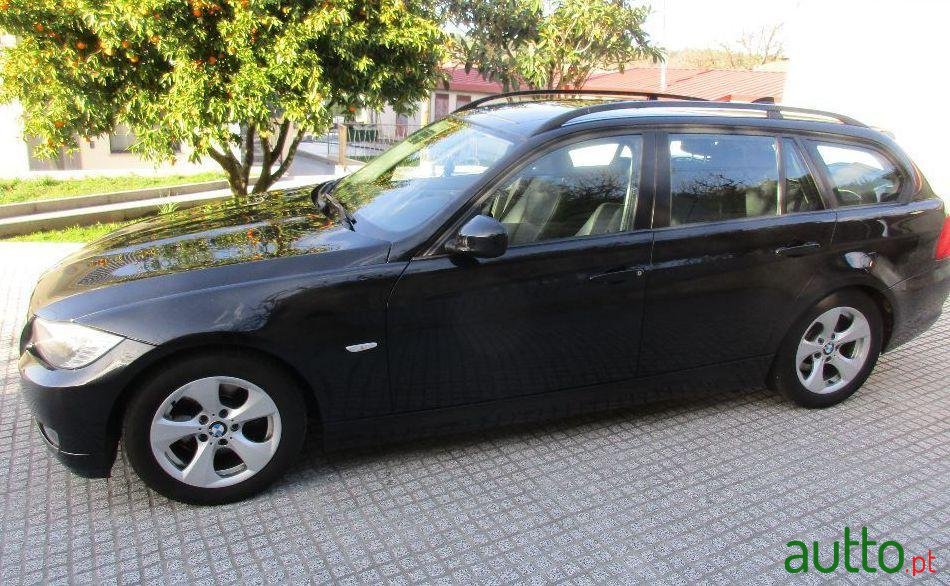 2011' BMW 320 D Touring Gps photo #4