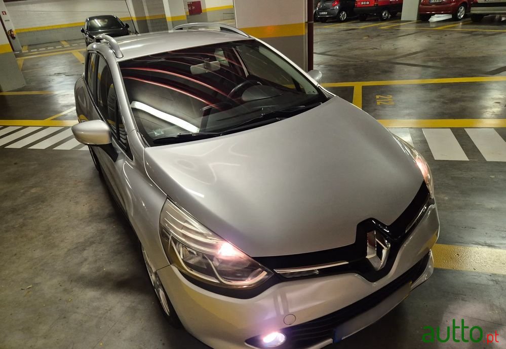 2013' Renault Clio Sport Tourer photo #4