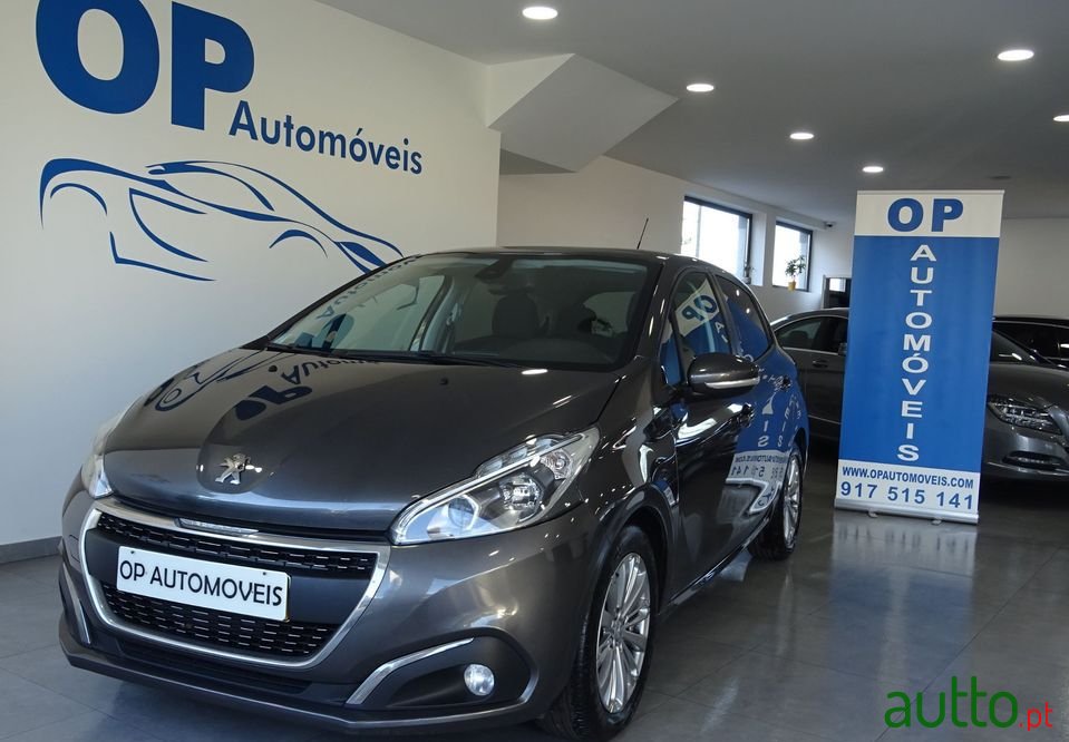 2018' Peugeot 208 photo #2