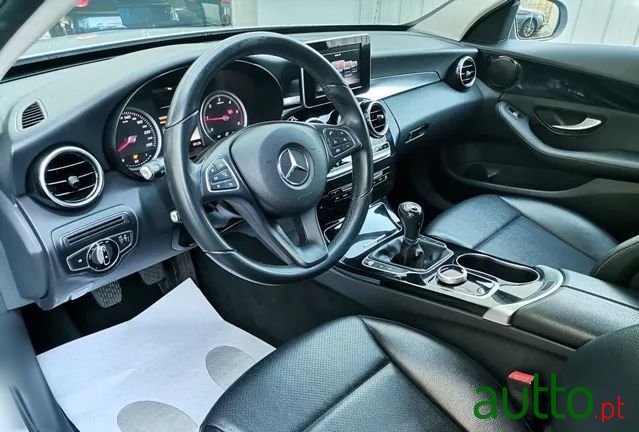 2016' Mercedes-Benz Classe C photo #6