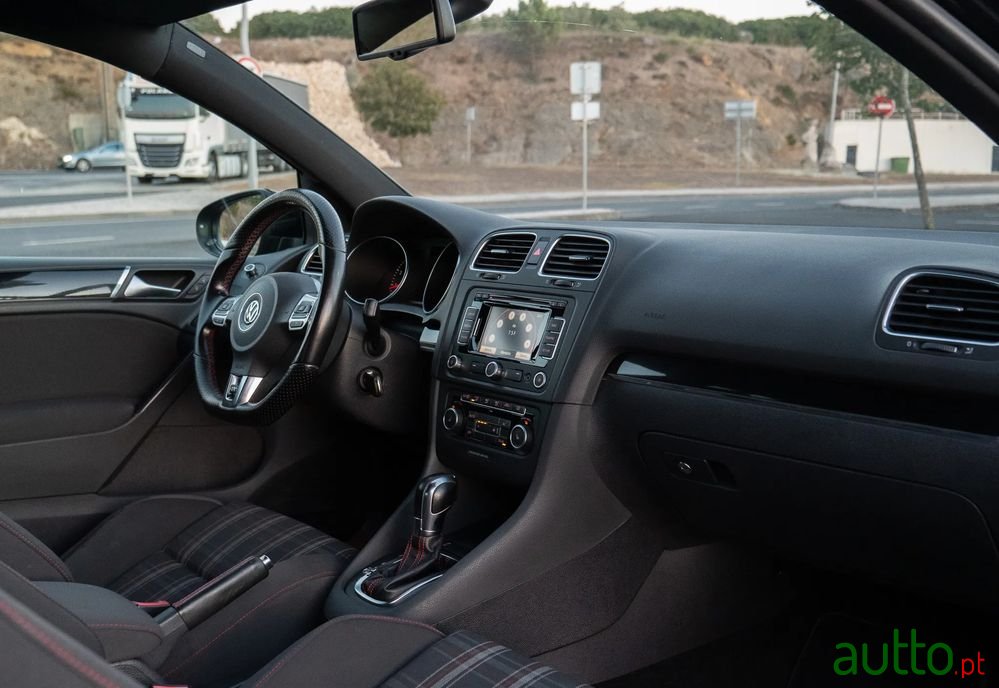 2011' Volkswagen Golf 2.0 Gti Dsg photo #6
