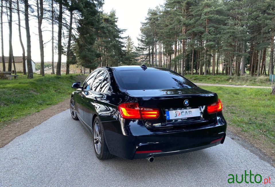 2013' BMW 320 photo #5