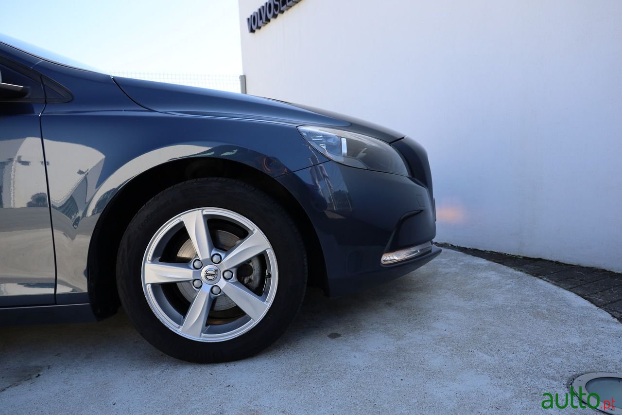 2018' Volvo V40 photo #4