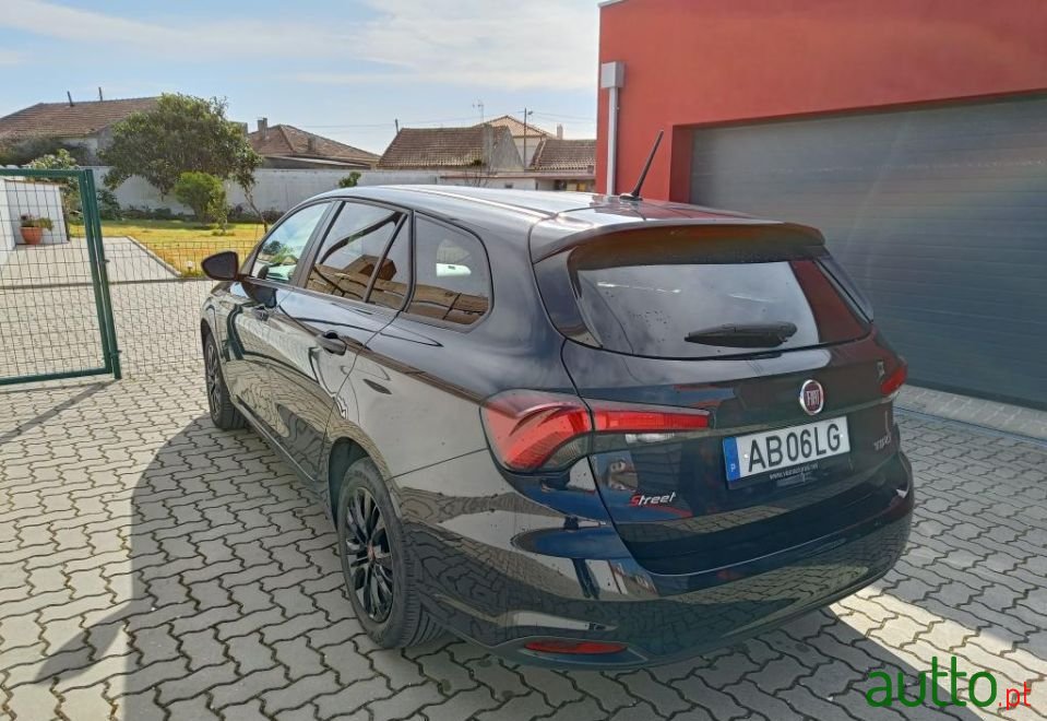 2020' Fiat Tipo Station Wagon photo #6