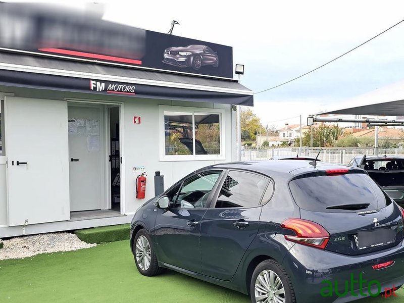 2017' Peugeot 208 1.2 Puretech Active photo #3