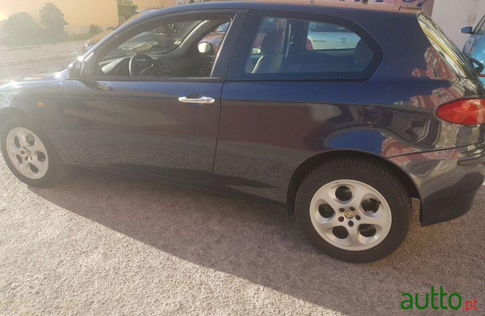 2001' Alfa Romeo 147 1.6 Twin Spark photo #1