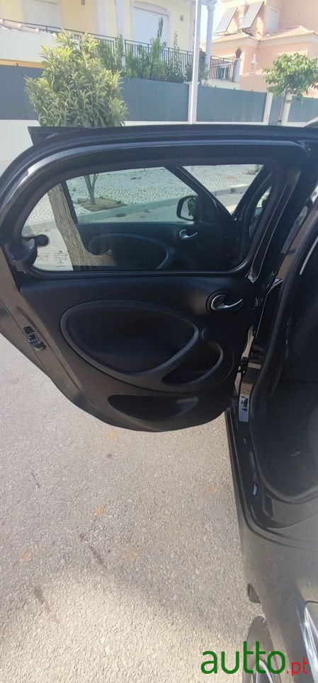 2019' Smart Forfour Electric Drive Passion photo #6