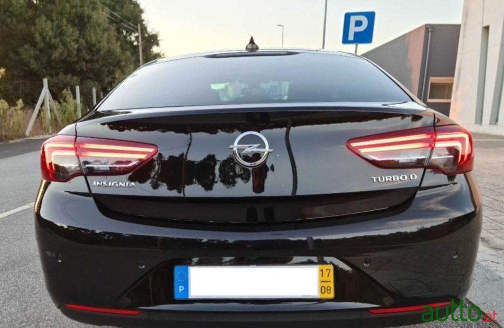 2017' Opel Insignia -Grand Sport photo #2