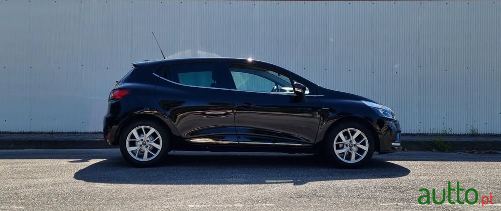 2019' Renault Clio photo #3