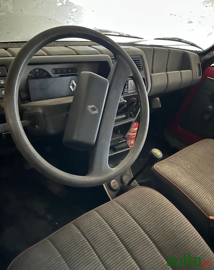 1985' Renault 5 1.1 Gtl photo #4