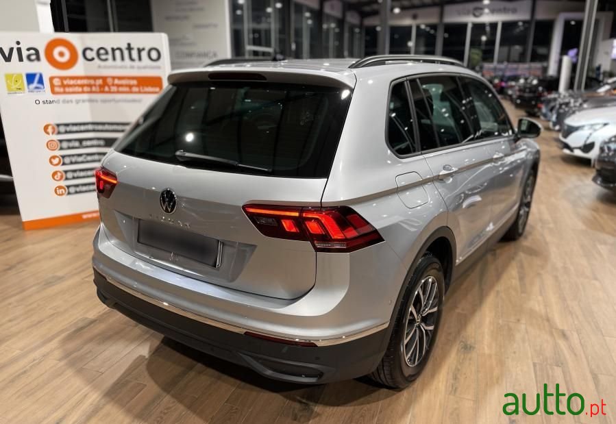 2022' Volkswagen Tiguan 1.5 Tsi Life photo #2
