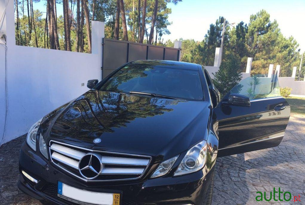 2012' Mercedes-Benz E 220 photo #3