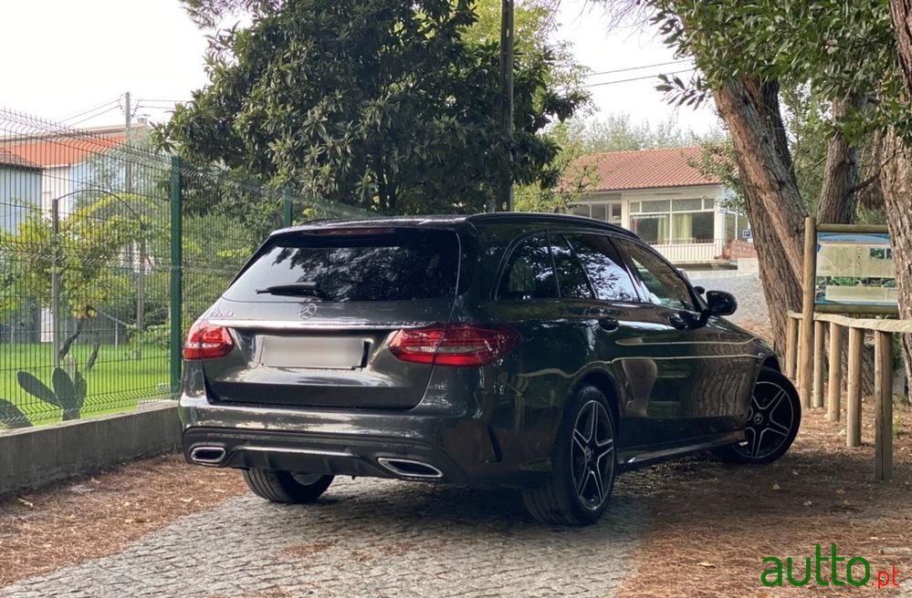 2021' Mercedes-Benz C 220 D Amg Line photo #3