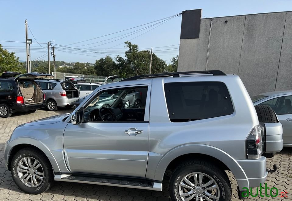 2014' Mitsubishi Pajero photo #4