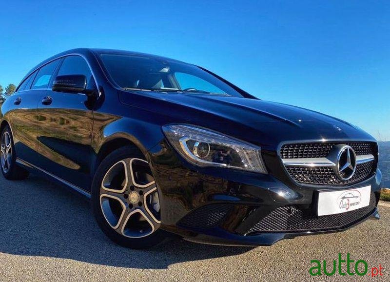 2015' Mercedes-Benz Cla-200 D Urban photo #1