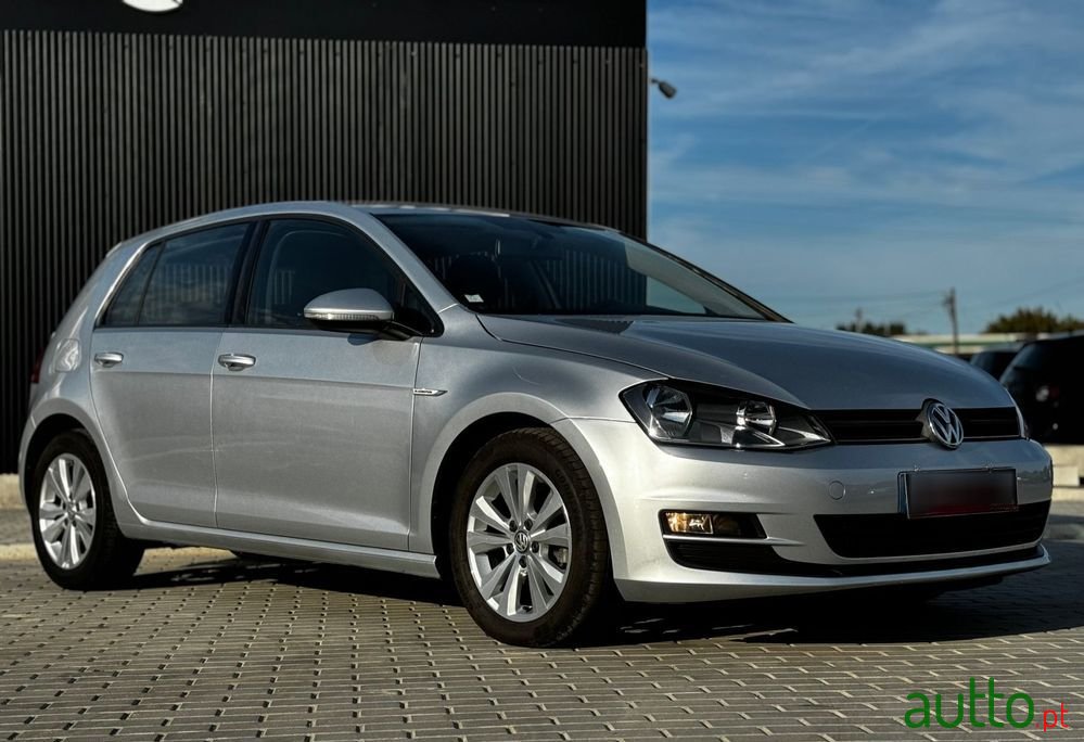 2015' Volkswagen Golf photo #3