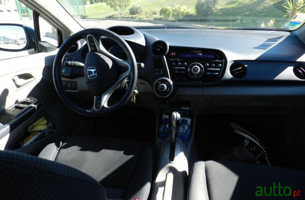 2010' Honda Insight 3 photo #2