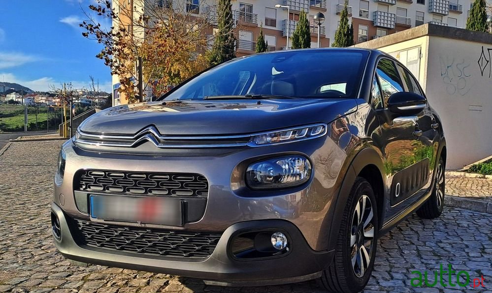 2019' Citroen C3 1.2 Puretech Shine photo #3