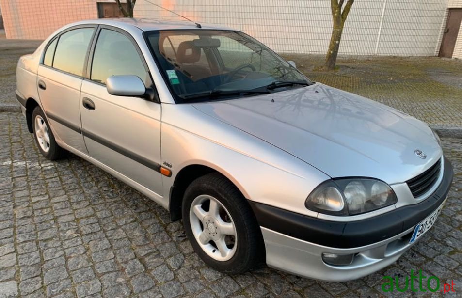 1999' Toyota Avensis 2.0 D photo #2