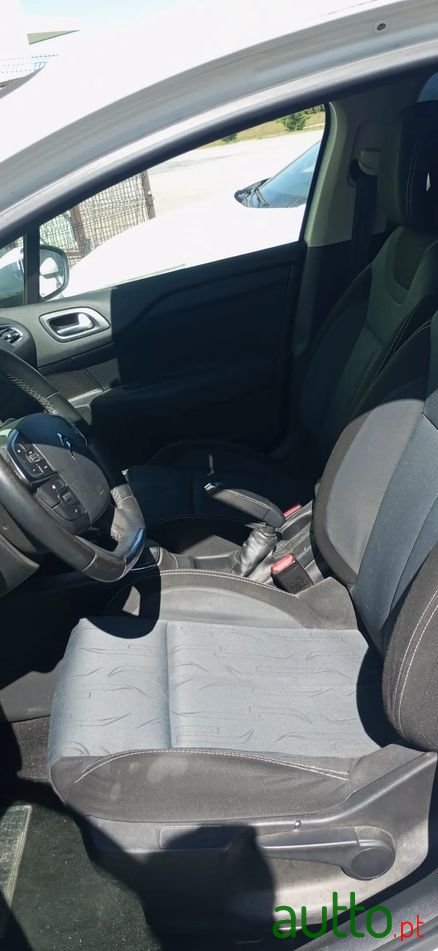 2011' Citroen C4 1.6 E-Hdi Exclusive photo #4