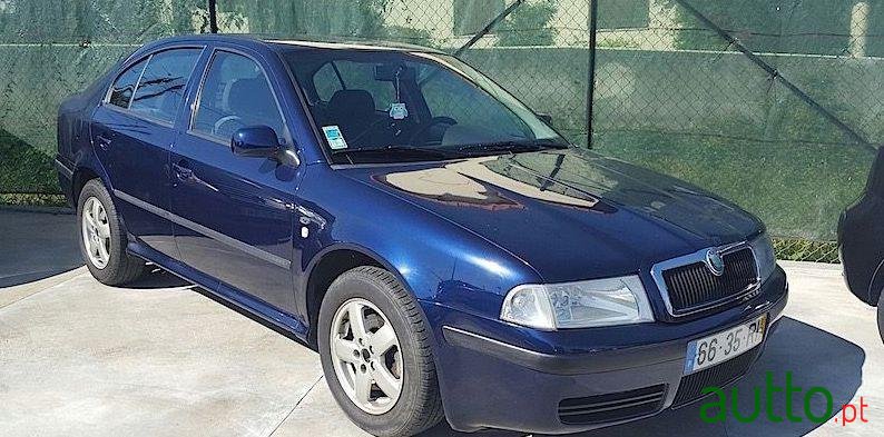 2001' Skoda Octavia Ambiente photo #1