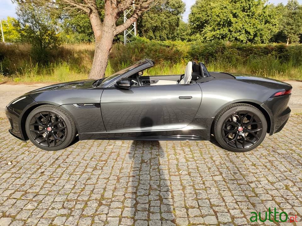 2017' Jaguar F-Type photo #4