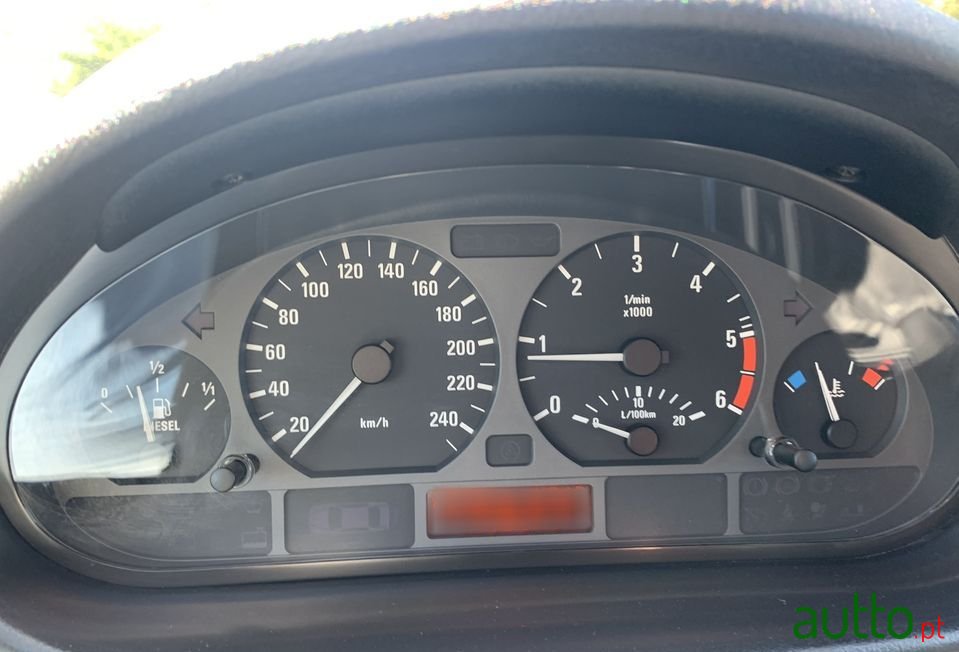 2005' BMW 320 photo #3