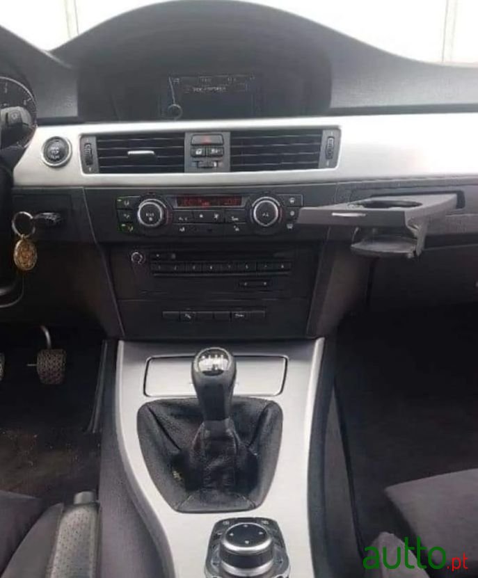 2011' BMW 320 D Pack M photo #6