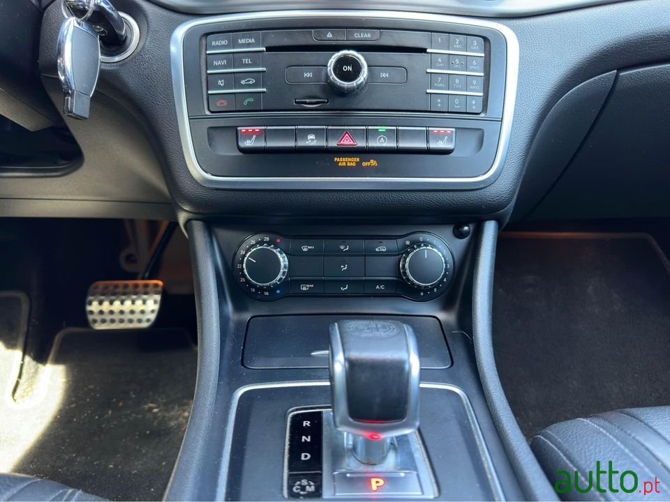 2015' Mercedes-Benz CLA photo #3