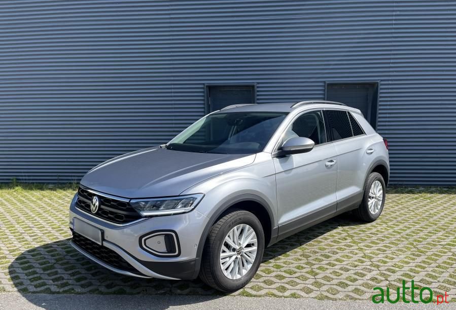 2024' Volkswagen T-Roc 1.0 Tsi Urban photo #6