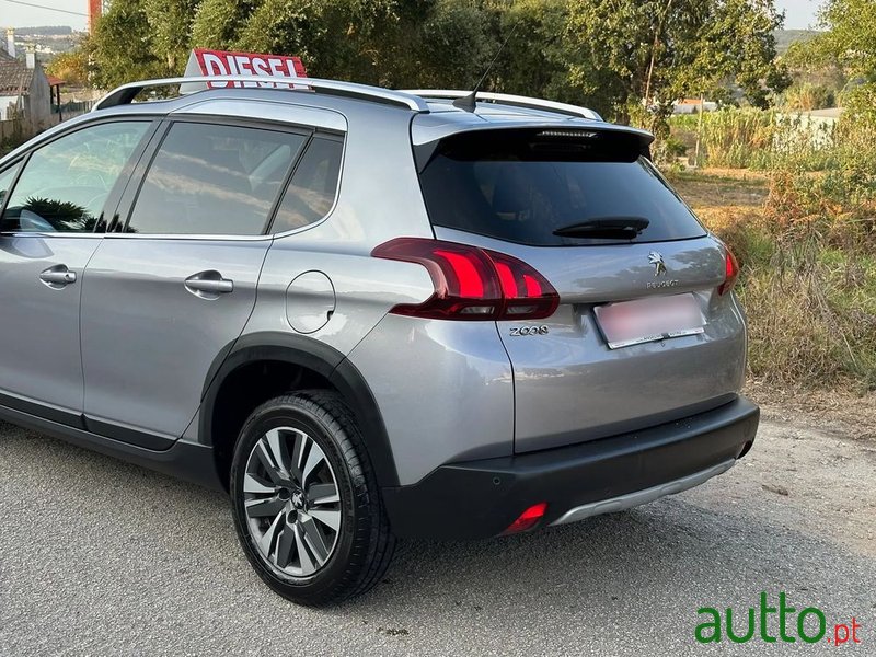 2019' Peugeot 2008 photo #5