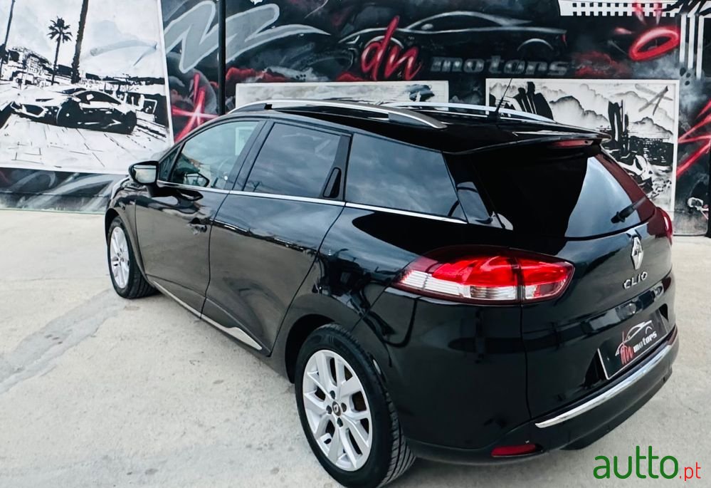 2018' Renault Clio Sport Tourer photo #2