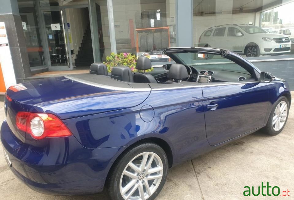 2009' Volkswagen Eos photo #4