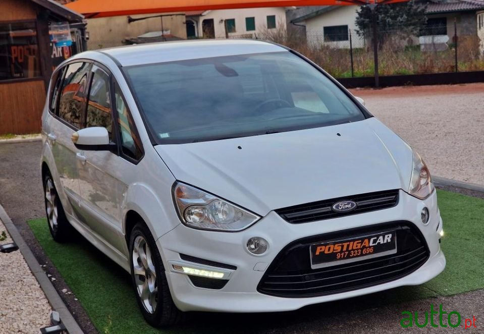 2010' Ford S-Max photo #2