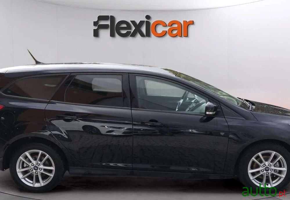 2017' Ford Focus Sw photo #2