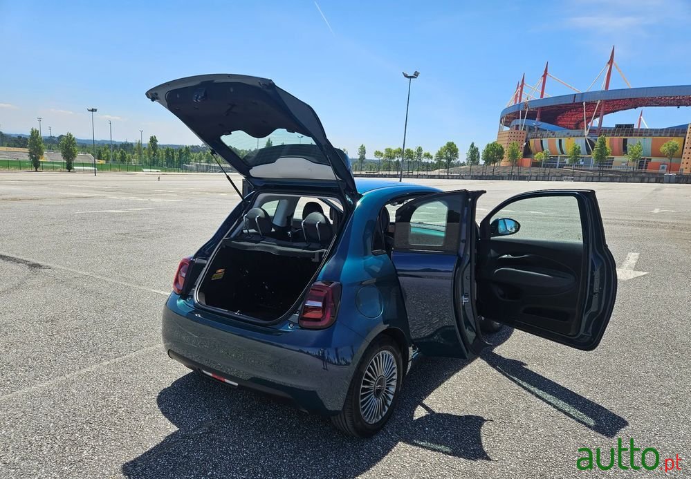 2021' Fiat 500E 3 + 1 Icon photo #1