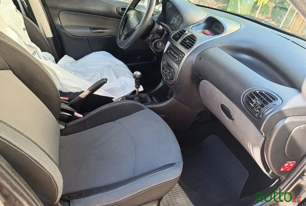 2006' Peugeot 206 Sw photo #6