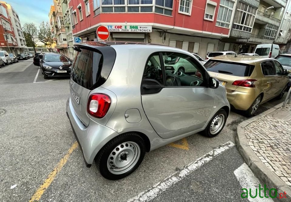 2018' Smart Fortwo photo #3