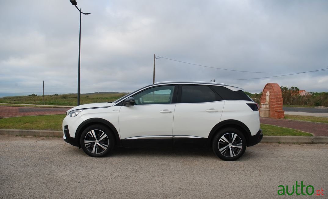 2017' Peugeot 3008 photo #2